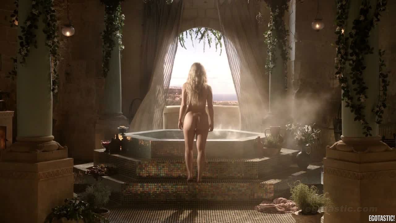 Emilia clarke breakfast at tiffanys nude