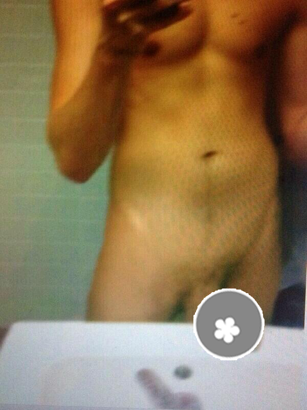 Dylan Sprouse Nude