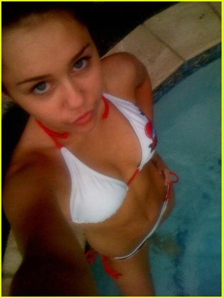 Miley Cyrus Sexy selfies