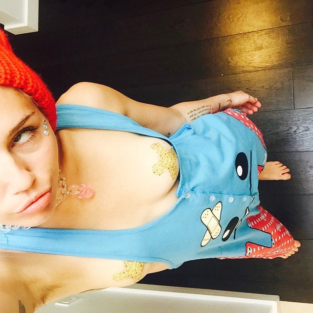 Leaked Miley Cyrus Nude pics