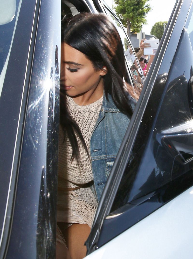 Kim Kardashian flashing pics