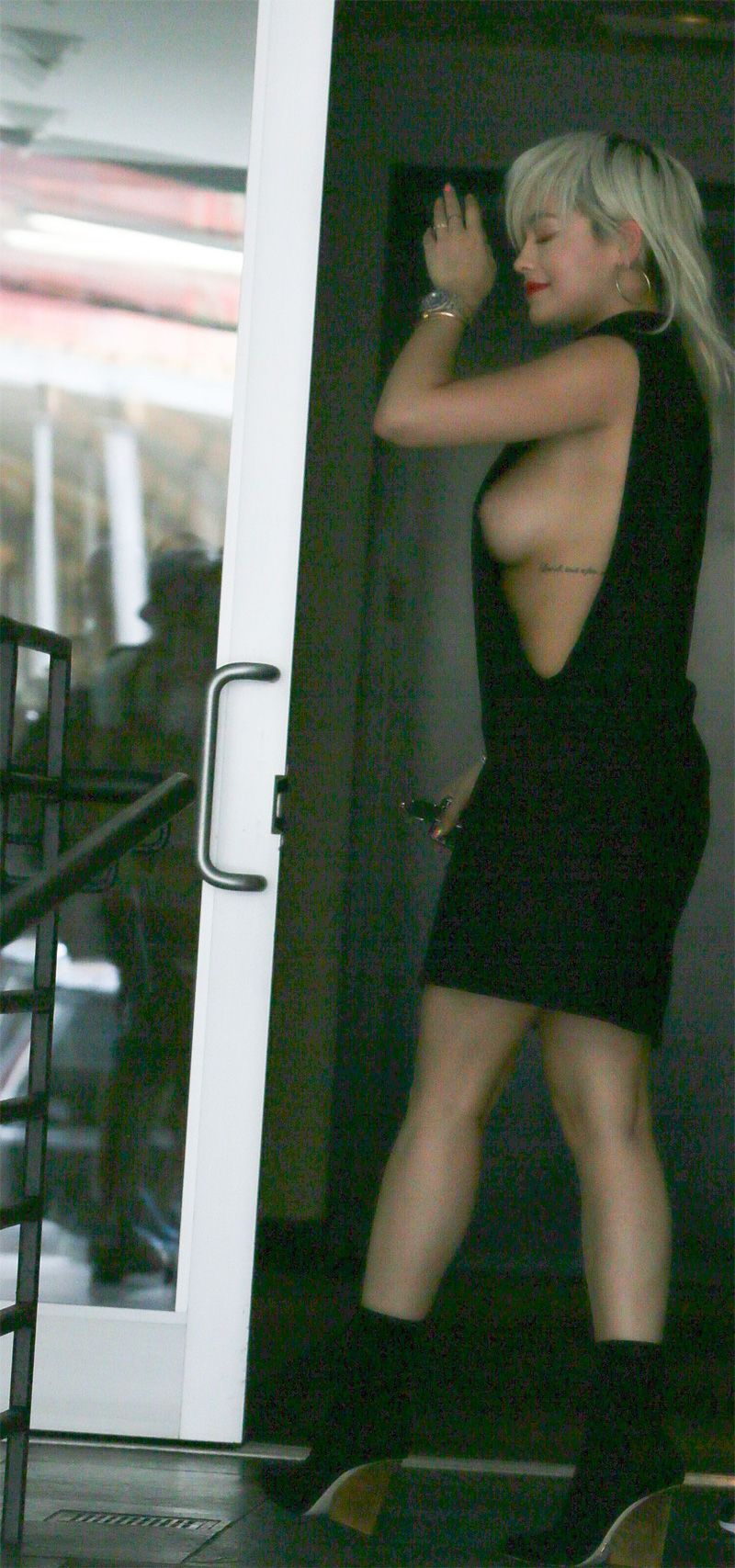 Rita Ora sideboob pics