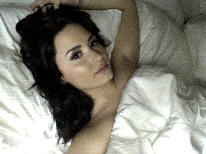 Leaked selfies of Demi Lovato