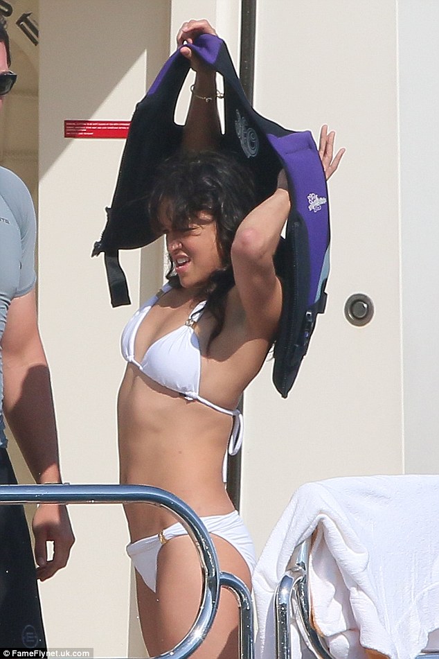 Michelle Rodriguez bikini pics