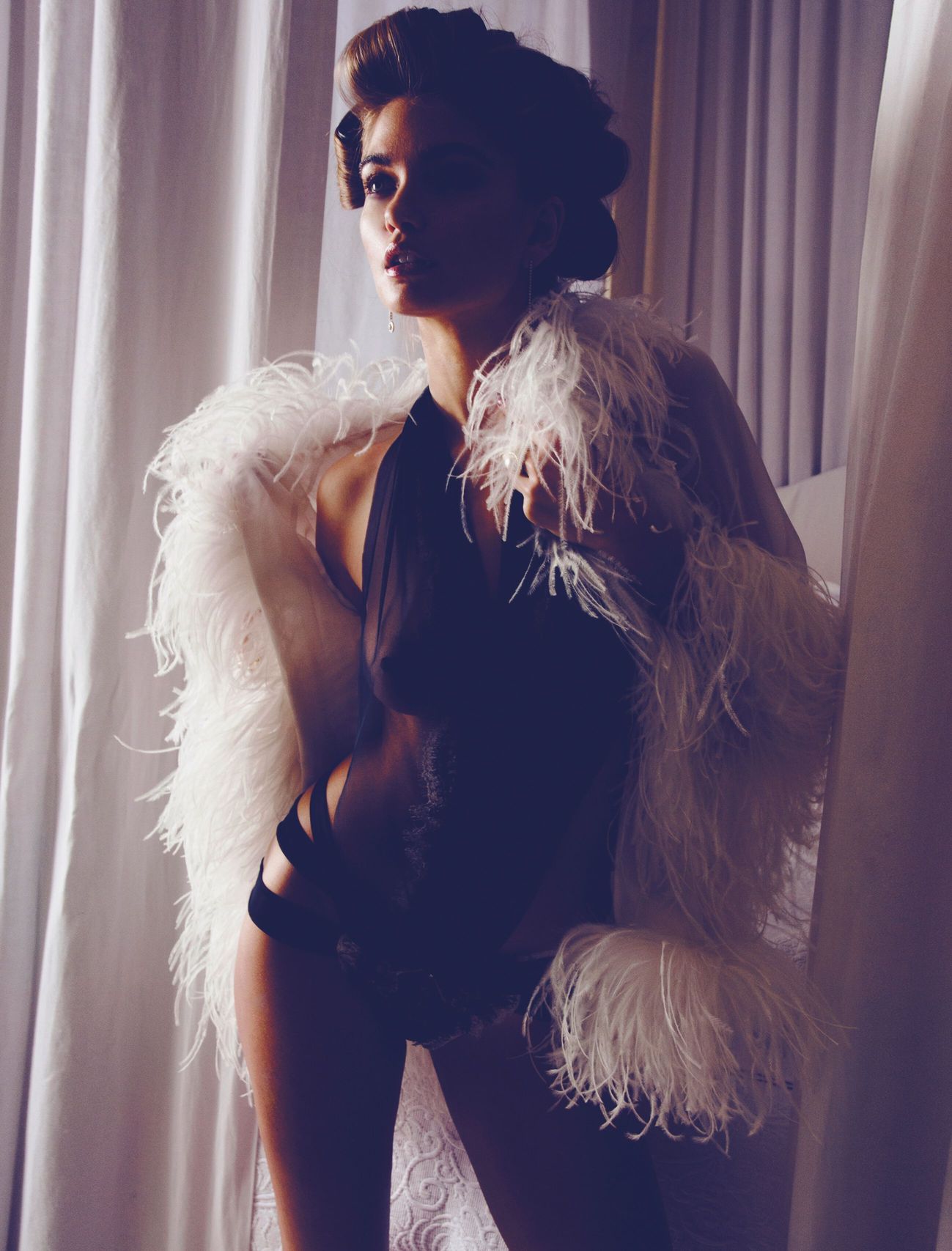 Natalie Morris topless pics