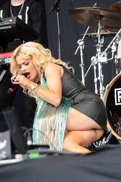 Rita Ora booty pics
