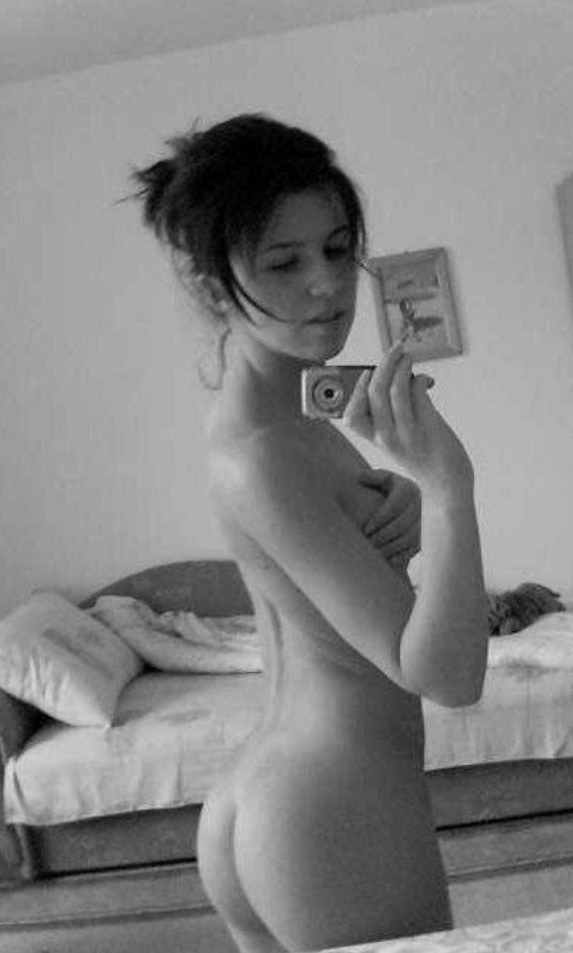 Stanija Dobrojevic naked selfies