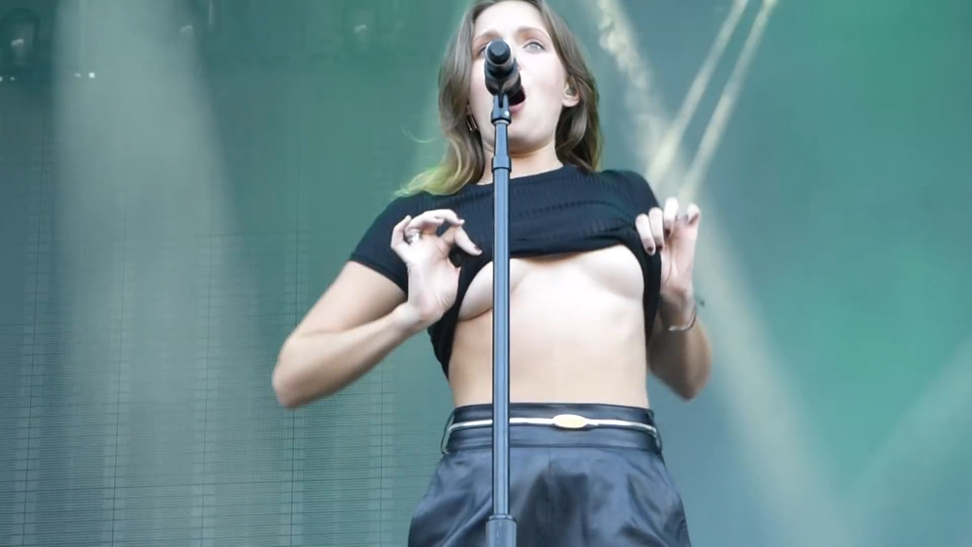 Tove Lo Tits Tits 9 18 15 Video Photo The Fappening 2014 2019 Celebrity Photo Leaks