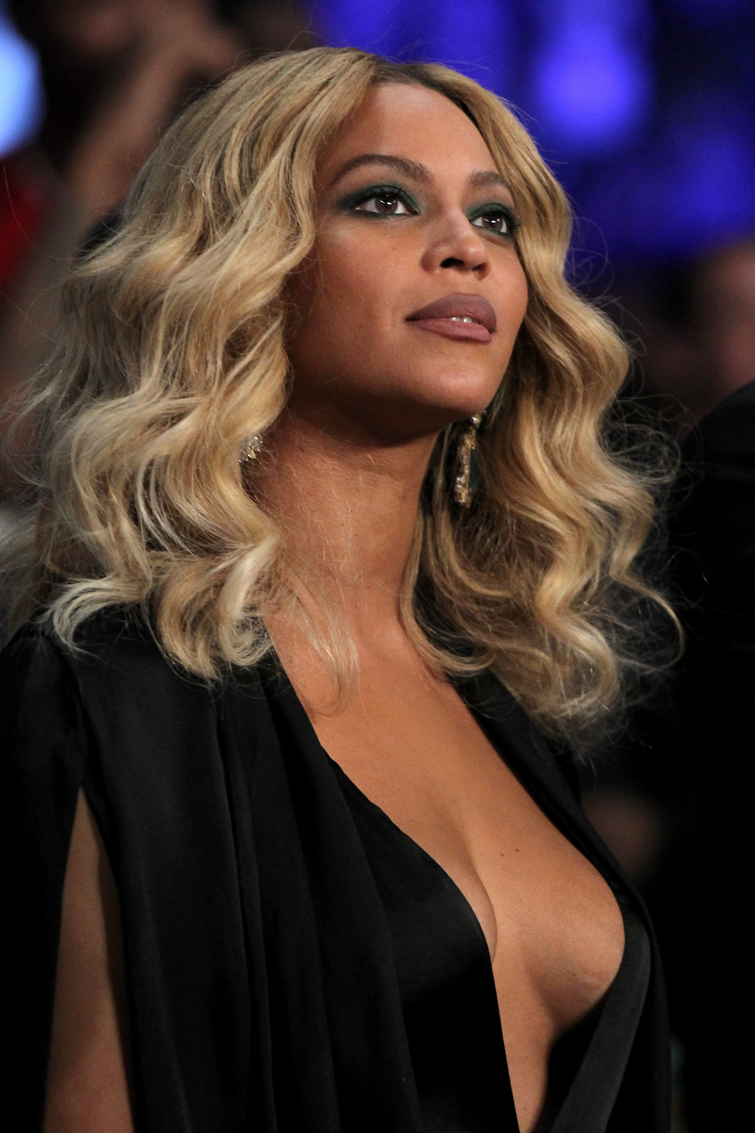 Beyonce braless pics