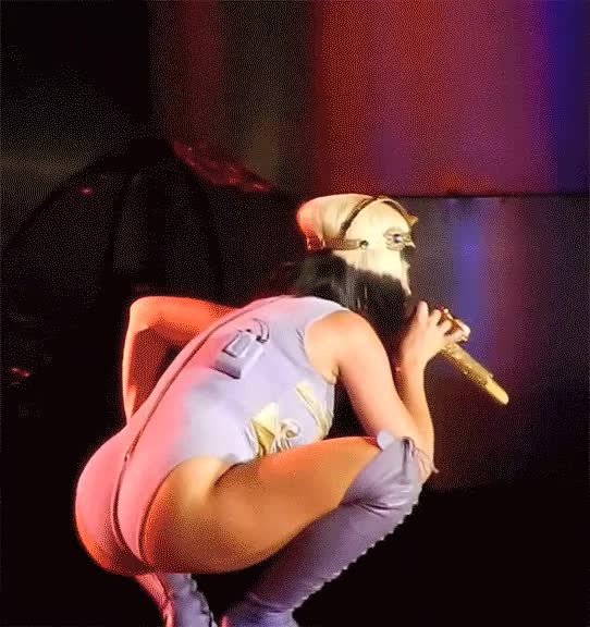 Katy Perry booty pics