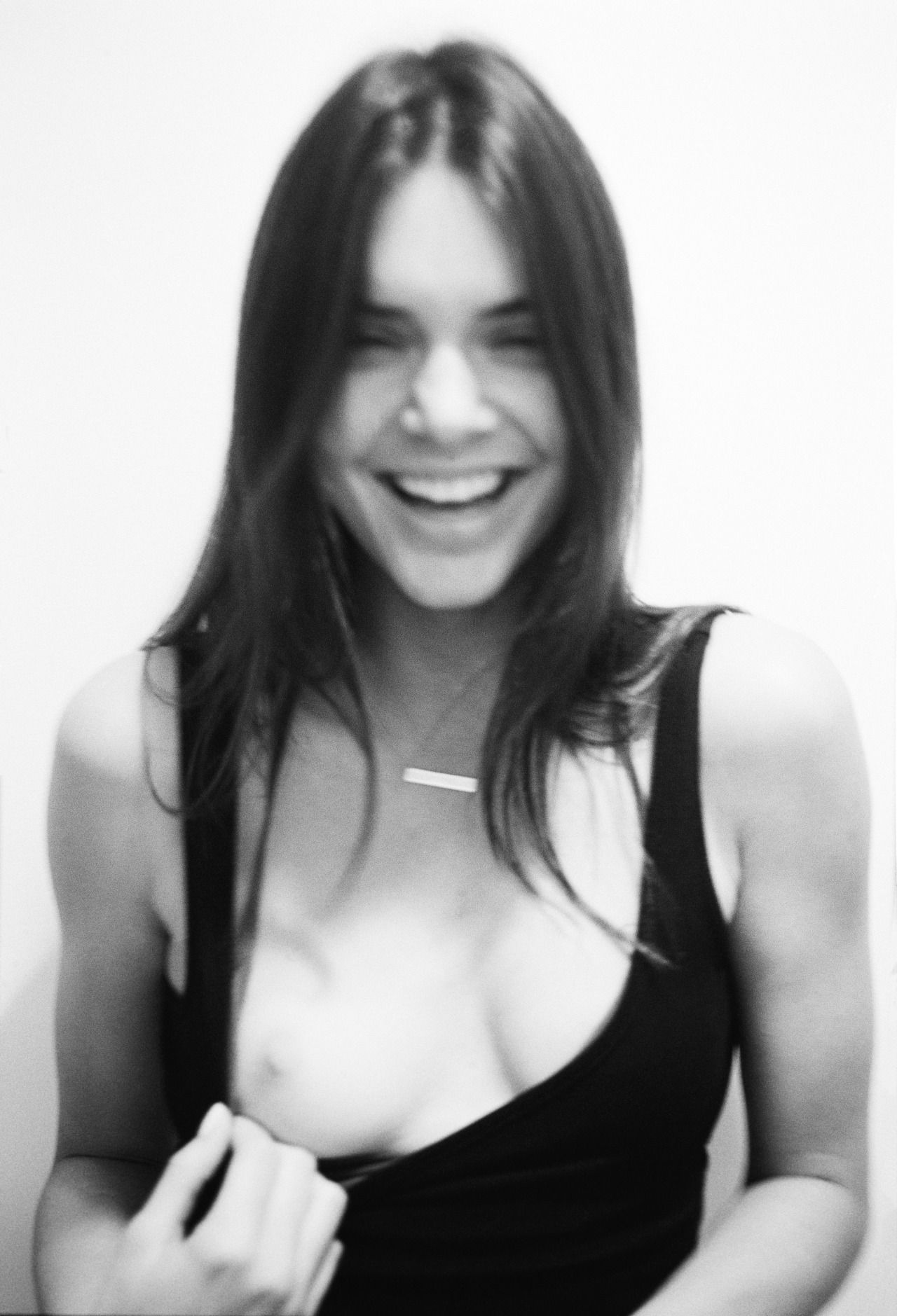 Kendall Jenner boobs photos