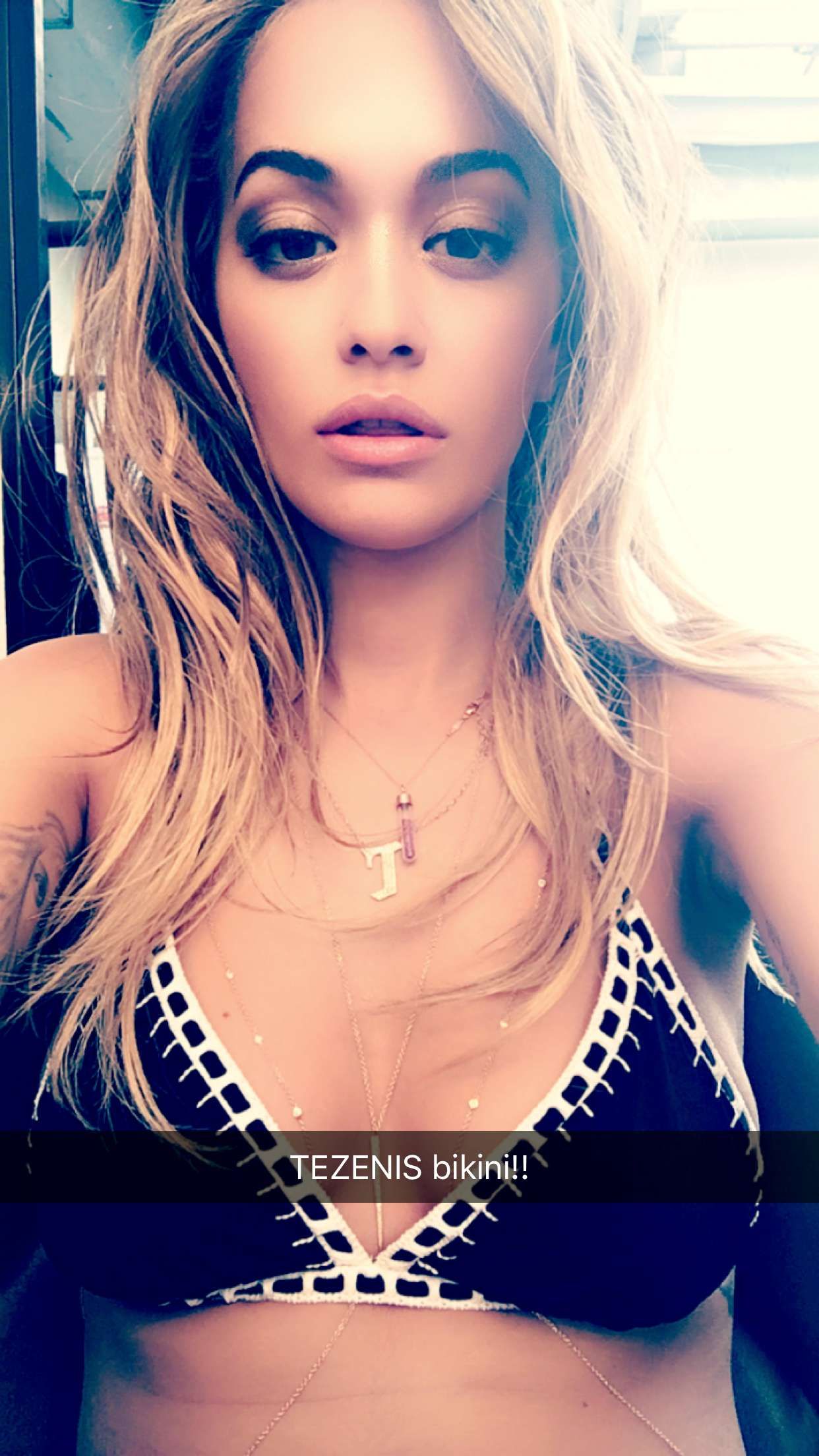 Leaked rita ora topless and sexy cleavage pics