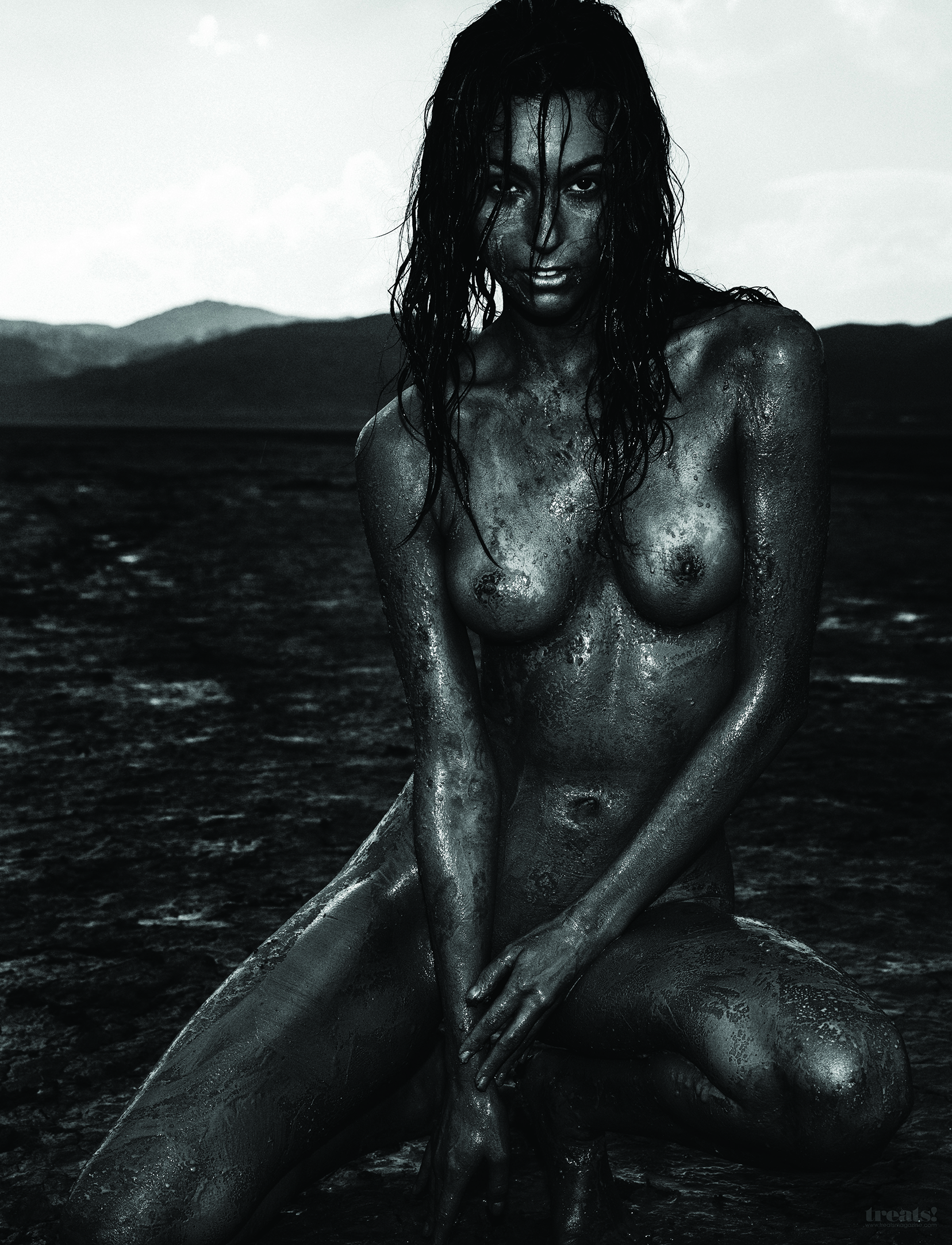 Naked Photos of Amanda Pizziconi