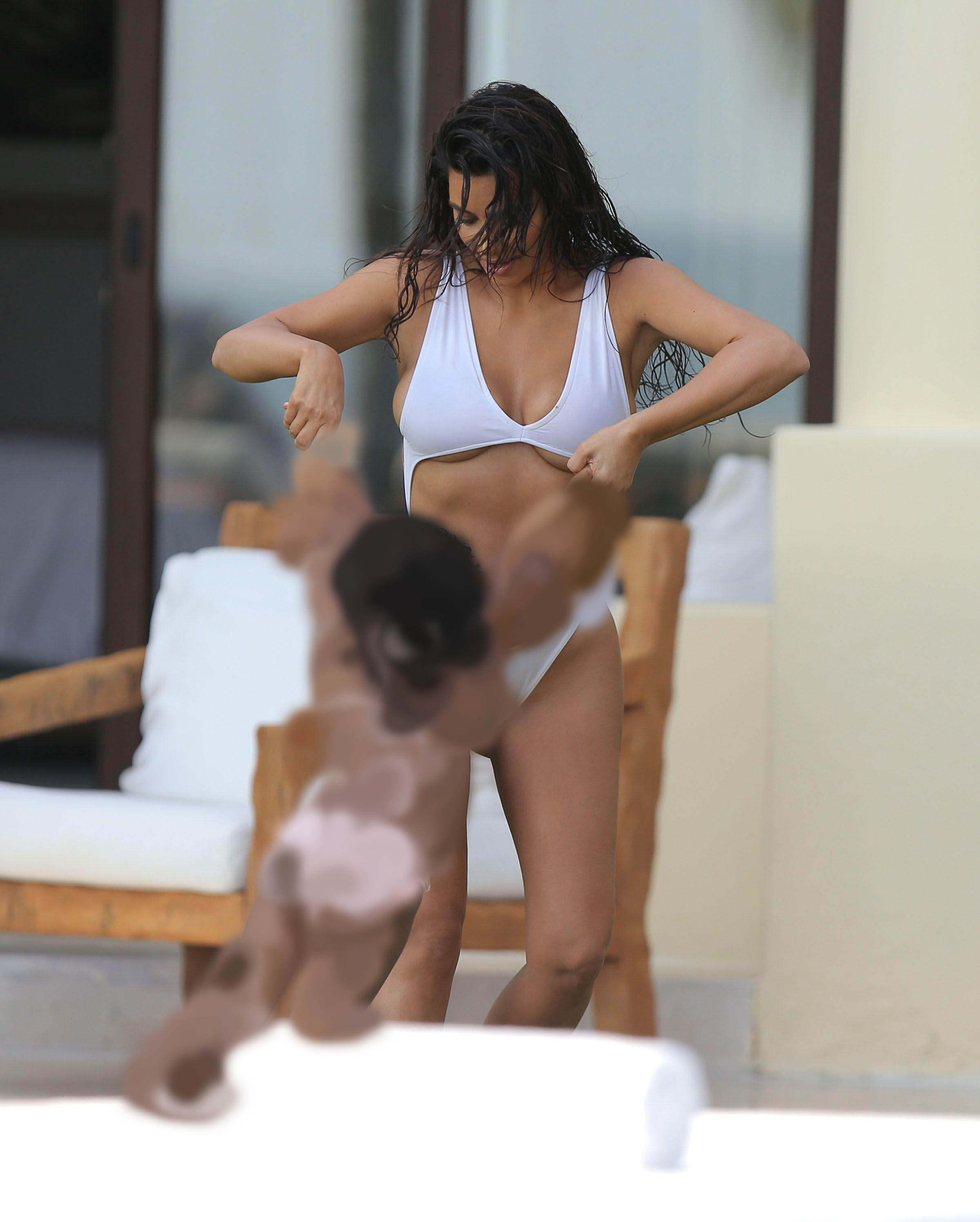 Kim Kardashian Sexy Photos