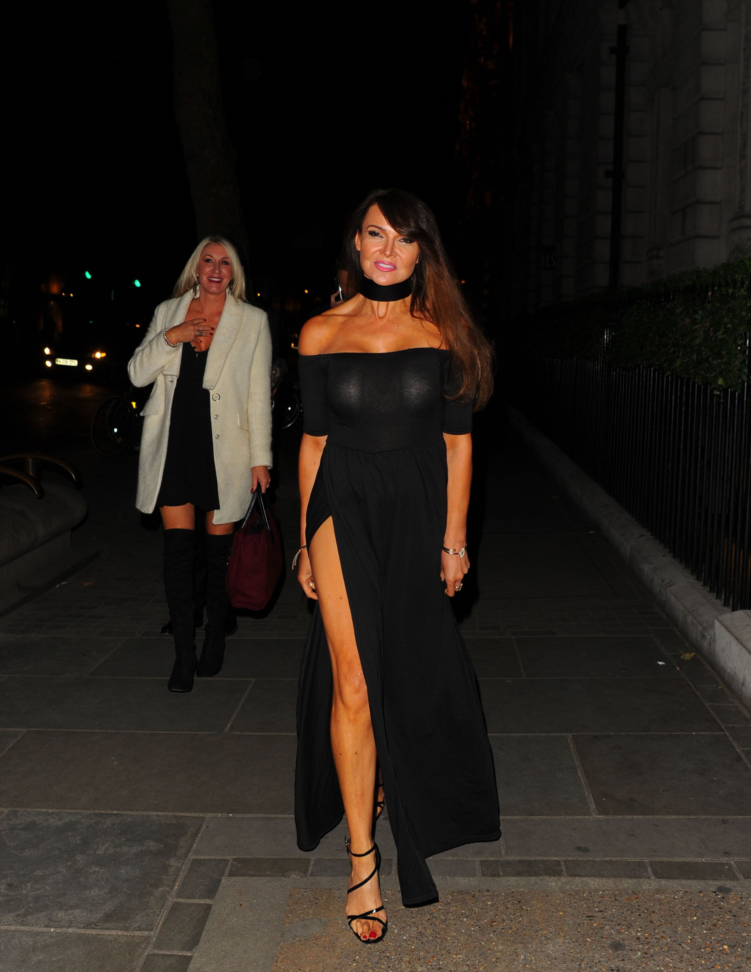 Pantyless Pics of Lizzie Cundy