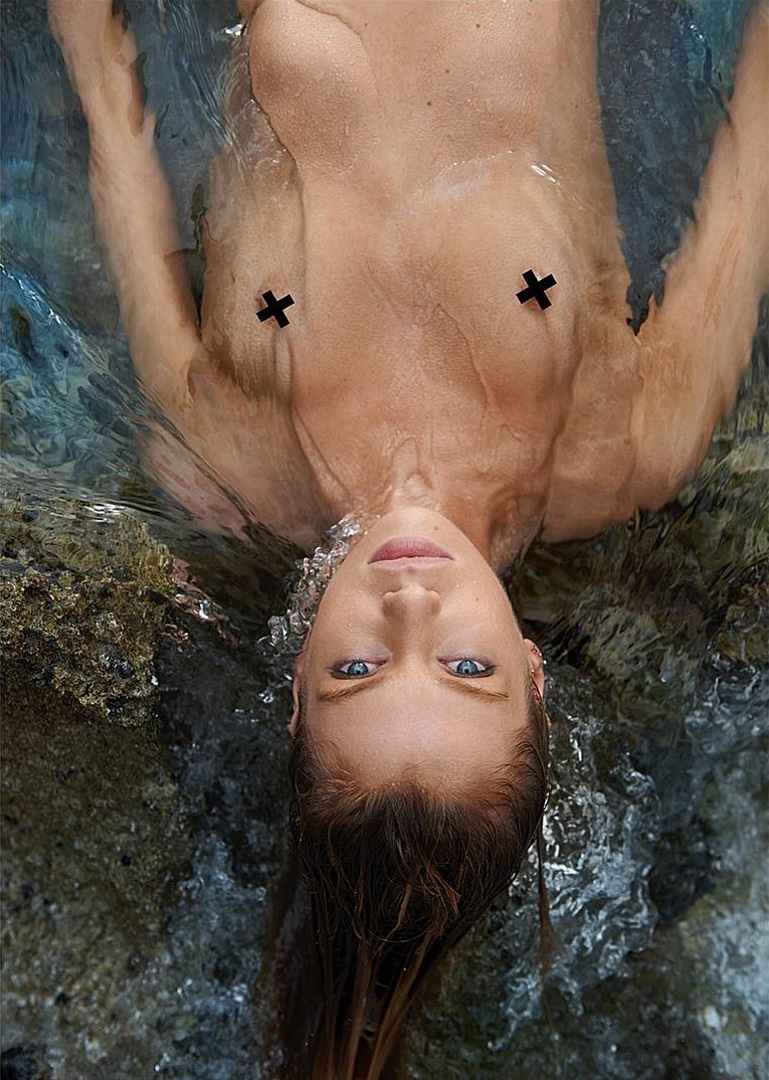 Stella Maxwell Topless Photos