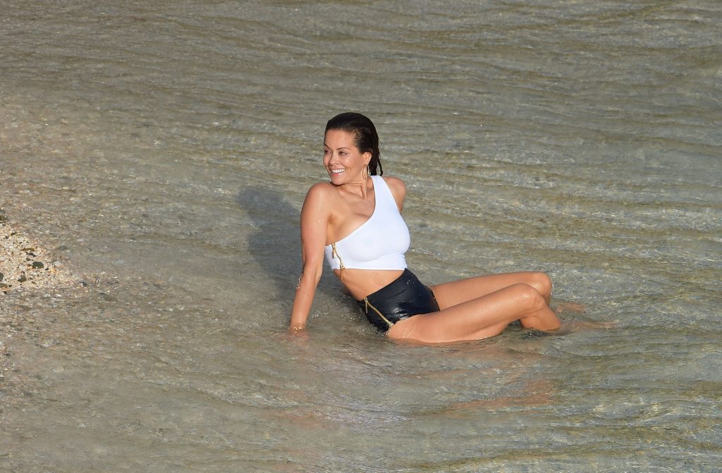 Brooke Burke Looks Banging on The Beach