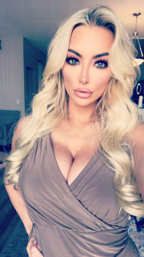 Fitness Diva Lindsey Pelas and Her Hottest Photos