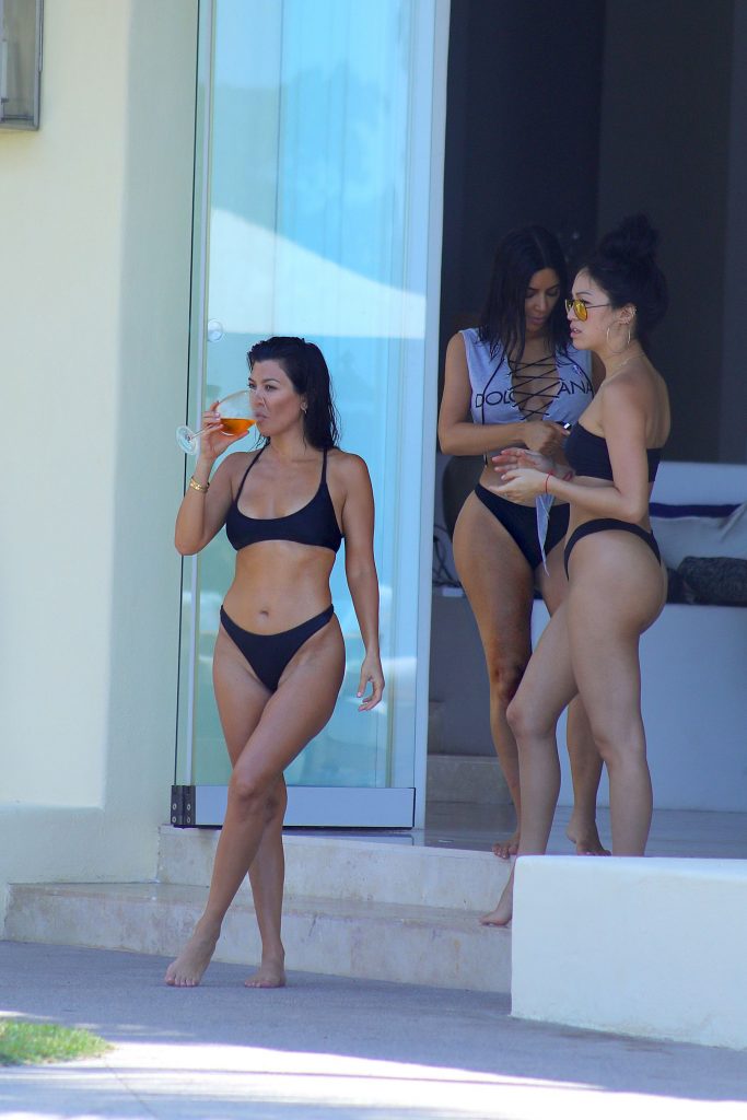 Kourtney Kardashian Makes This The Sexiest Siesta
