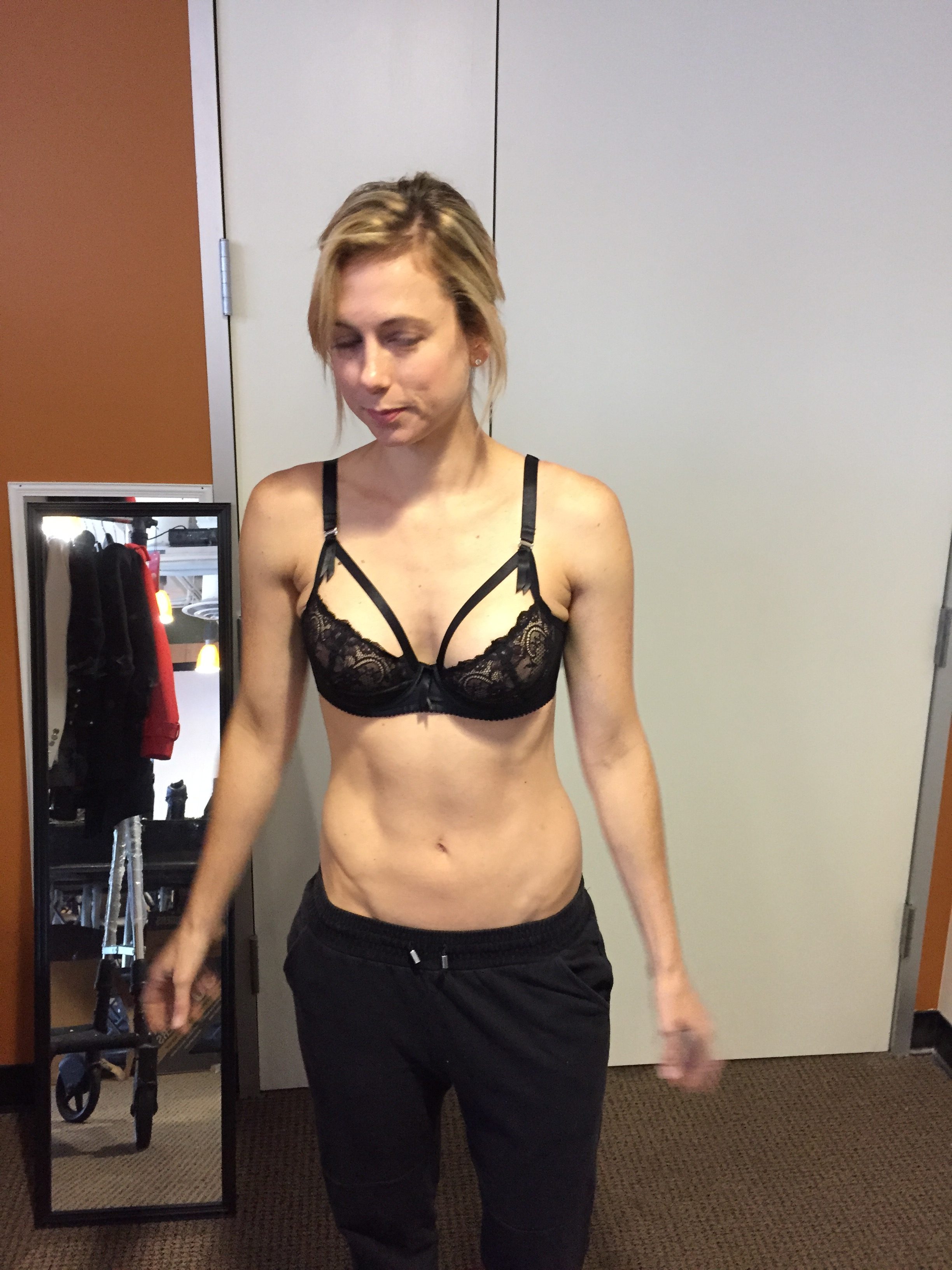 Iliza Shlesinger Showing Tits In The Latest Leaks