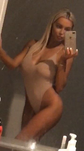 Lindsey Pelas: Best Pictures Collection