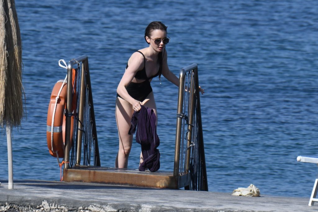 Lily Collins Sexy