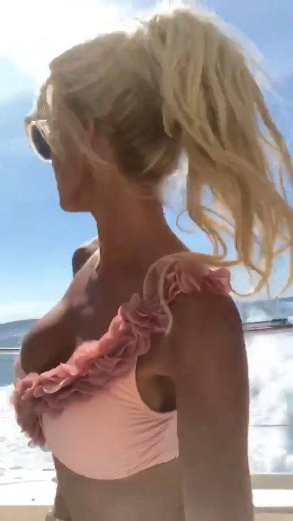 Victoria Silvstedt Sexy