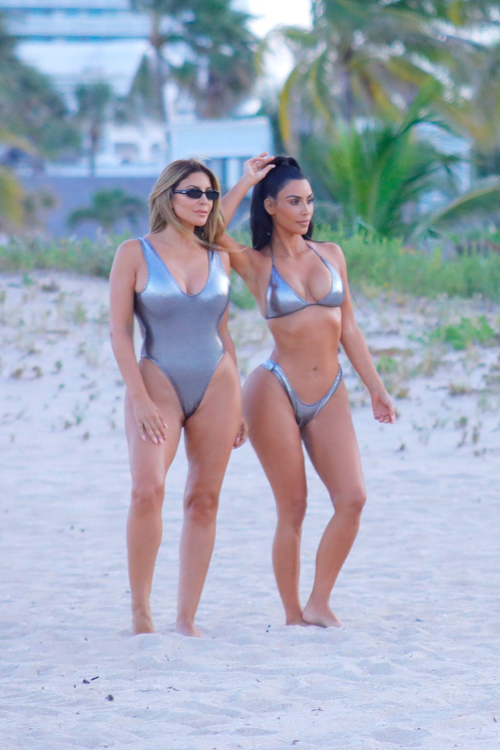 Kim Kardashian &amp; Larsa Pippen Bikini