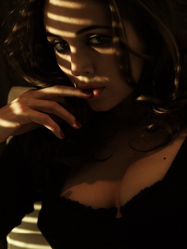 Eliza Dushku Hot