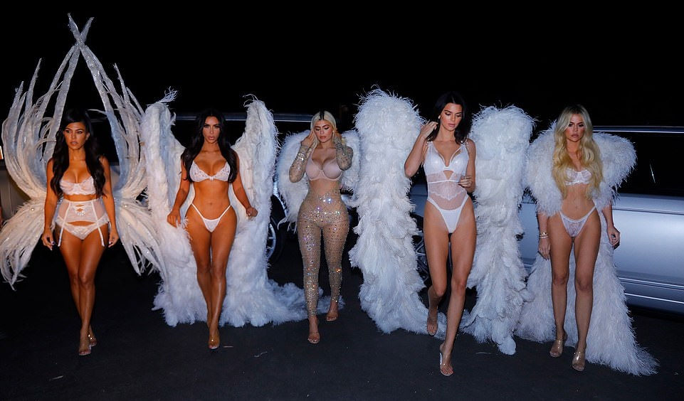 Kim Kardashian, Kourtney Kardashian, Khloe Kardashian, Kendall Jenner, Kylie Jenner Sexy