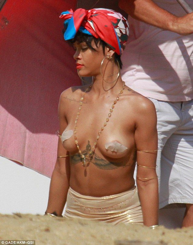 Rihanna Erotic The Fappening 2014 2019 Celebrity Photo Leaks