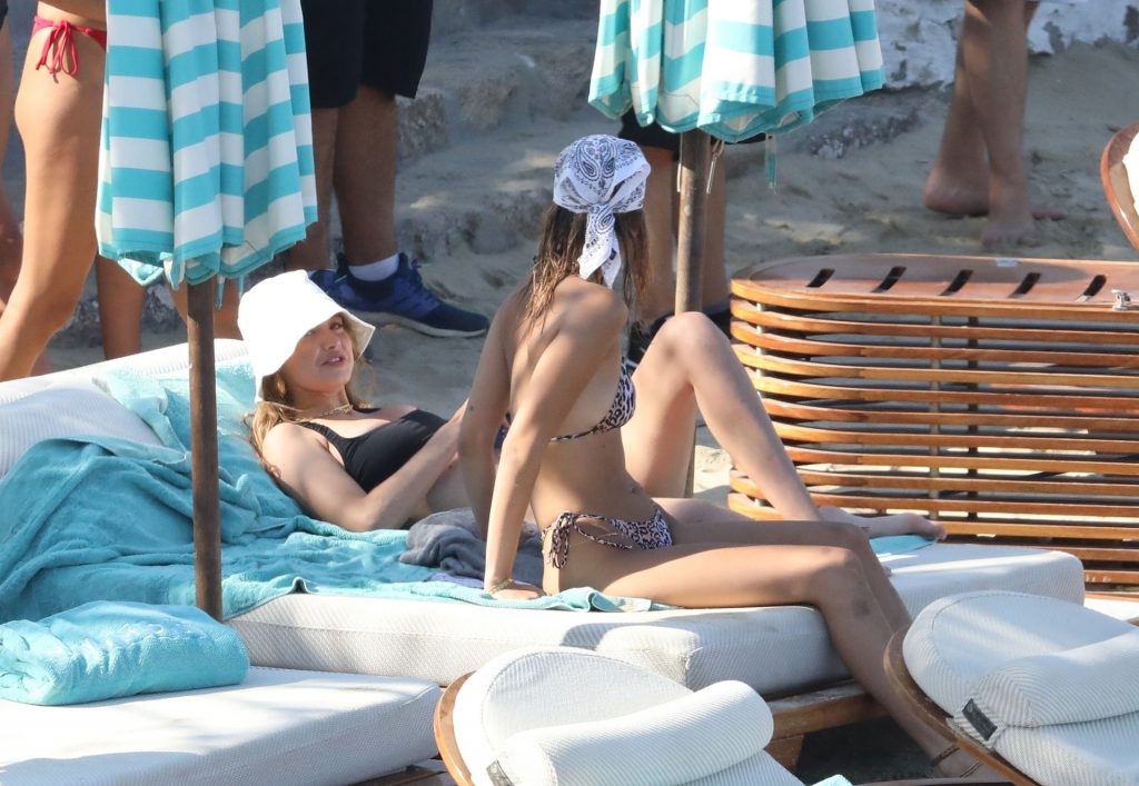 Gigi Hadid, Bella Hadid, Alana Hadid Bikini