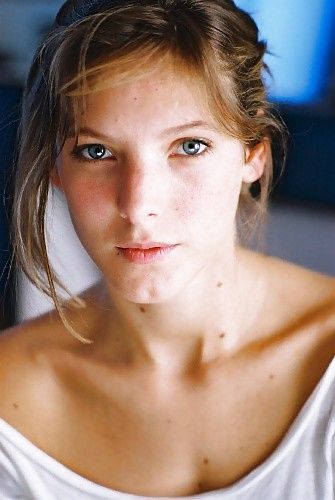 Elodie Varlet – naked photos