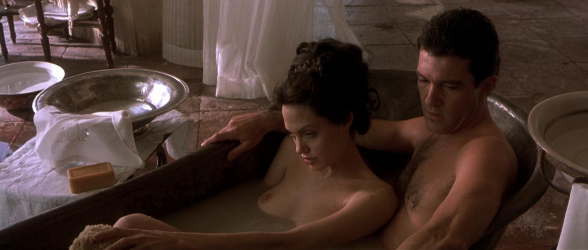 Julie nude angelina Angelina Jolie