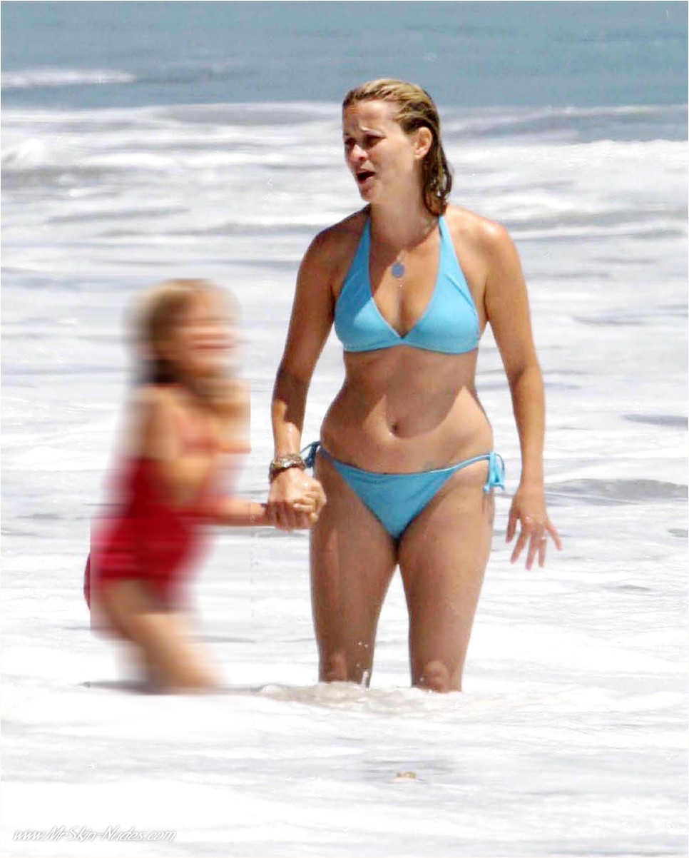 Reese Witherspoon Bikini photos