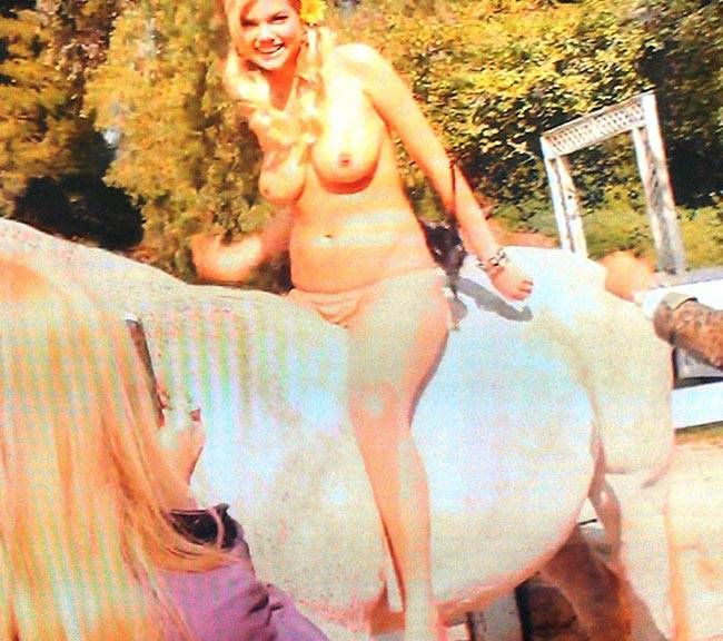 Kate upton leaked topless