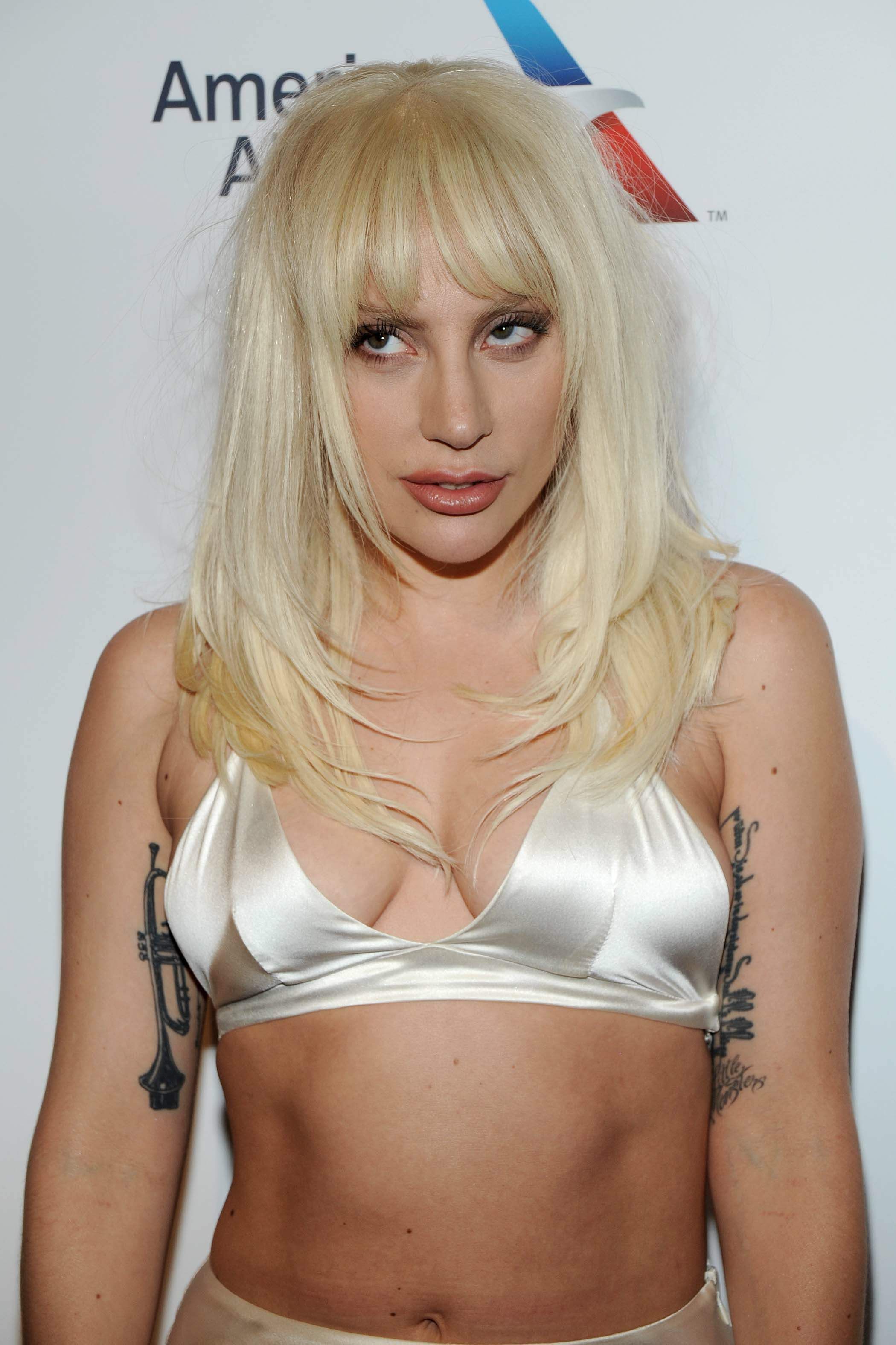 Lady Gaga Cleavage Photos