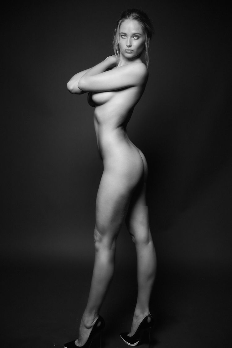 Nude Photos of Genevieve Morton