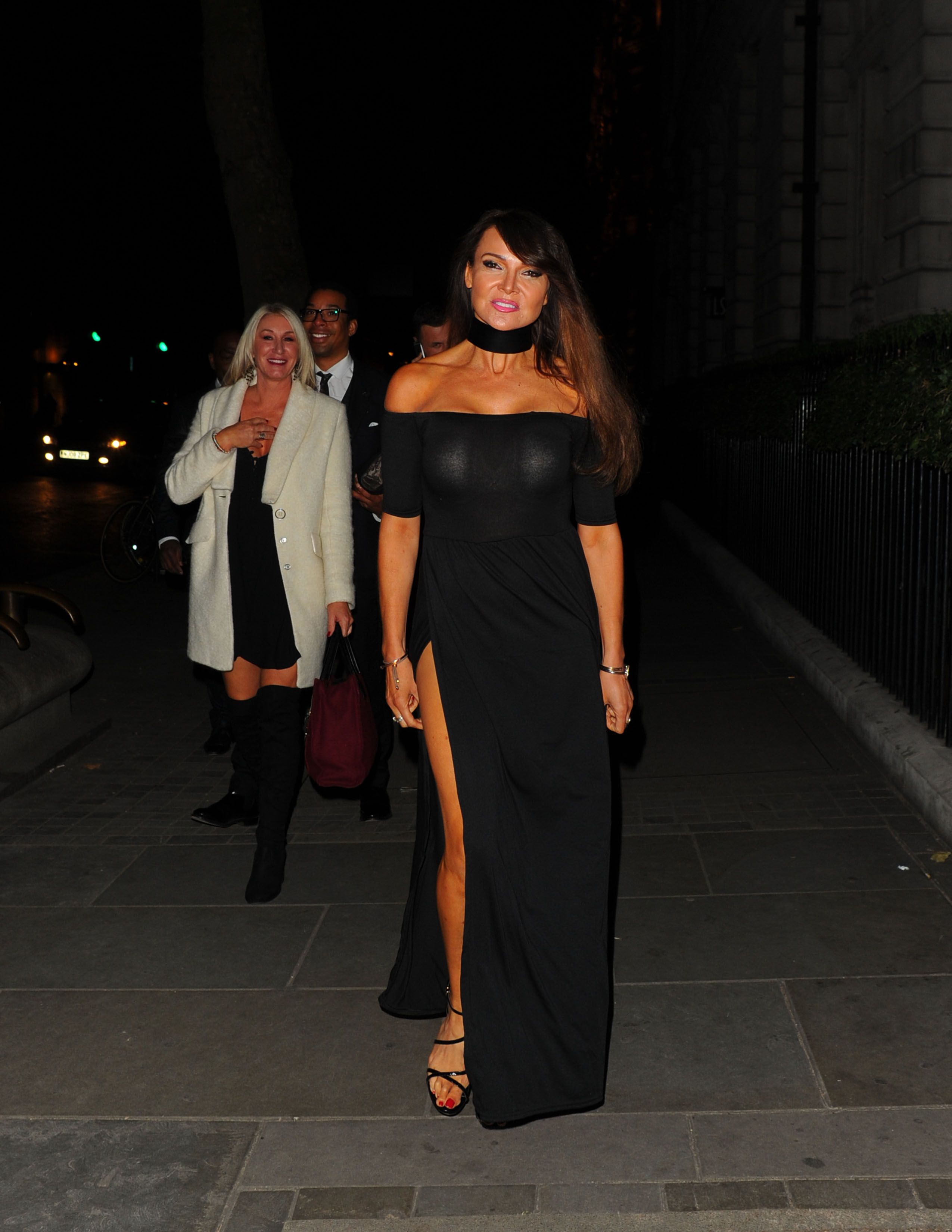 Pantyless Pics of Lizzie Cundy