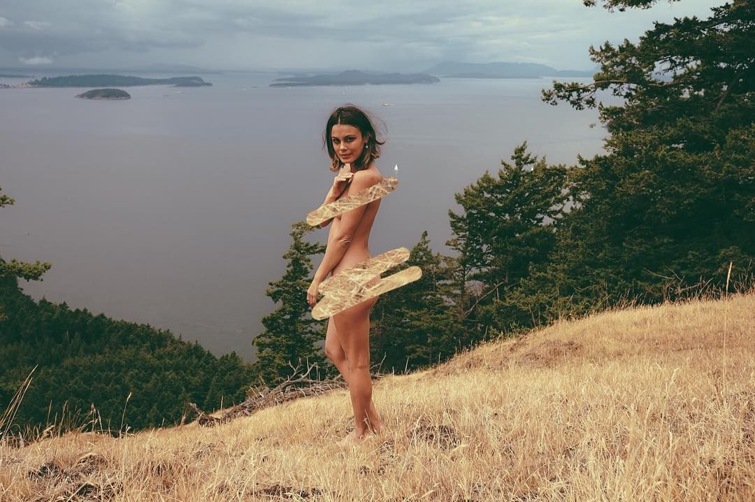 Naked Photos of Nathalie Kelley