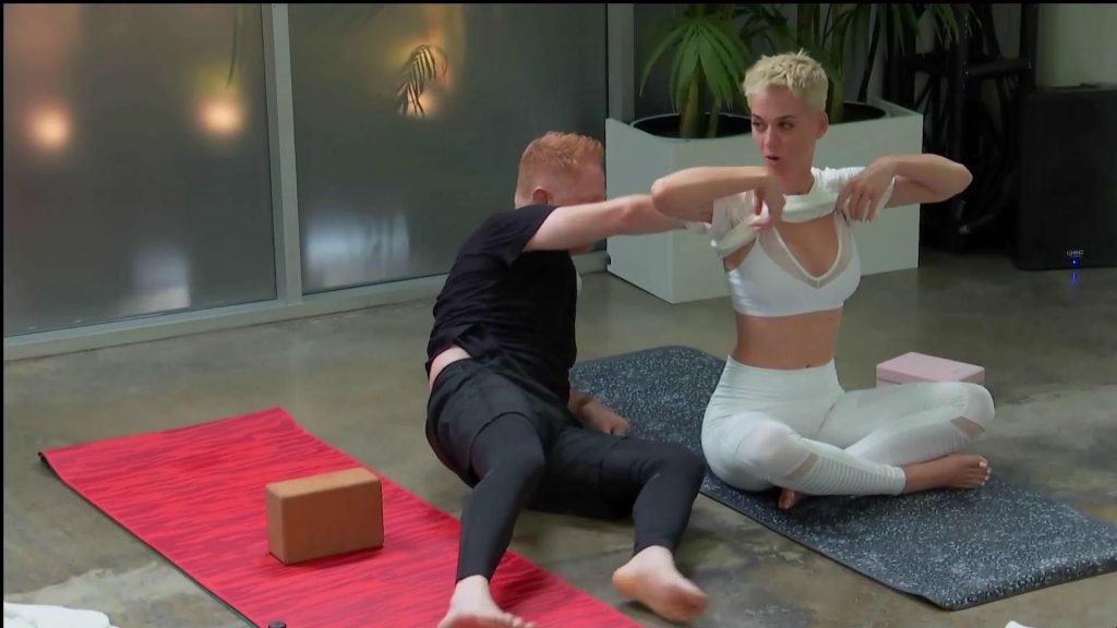Katy Perry Does Headstands And Knows Nothing
