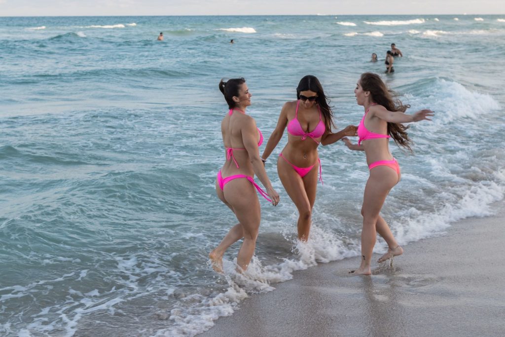Claudia Romani, Melissa Lori, Anais Zanotti Bikini