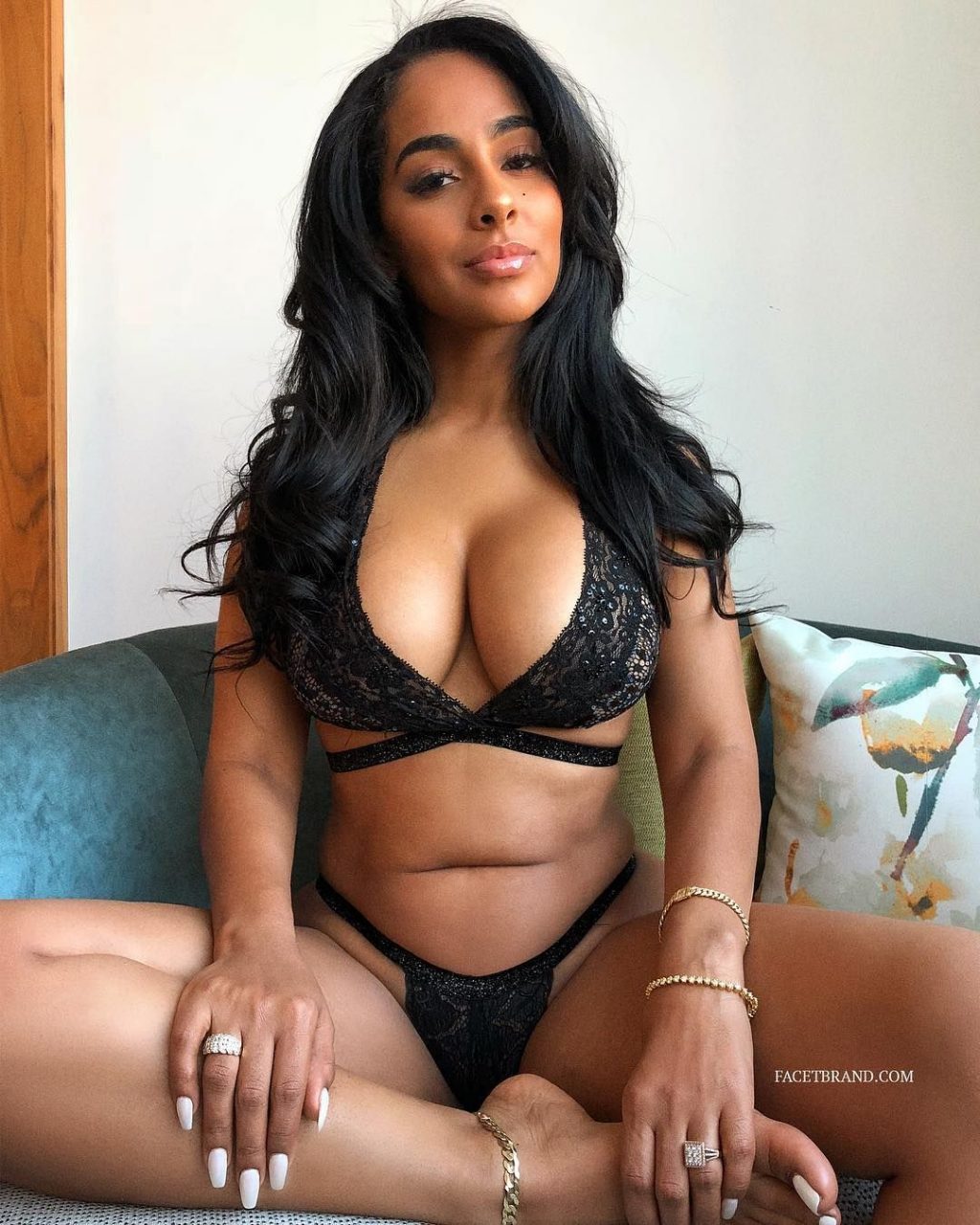 Ayisha Diaz Erotic