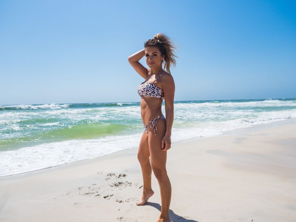 Jessie James Decker Bikini